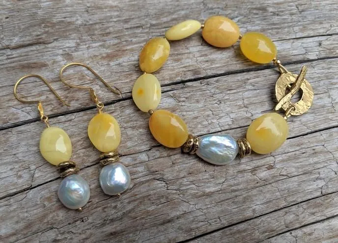 Egg Yolk Baltic Amber & Pearl Bracelet