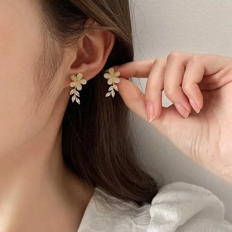 Exquisite Leaves Crystal Shiny Zircon Tassel Bride Trend Earring