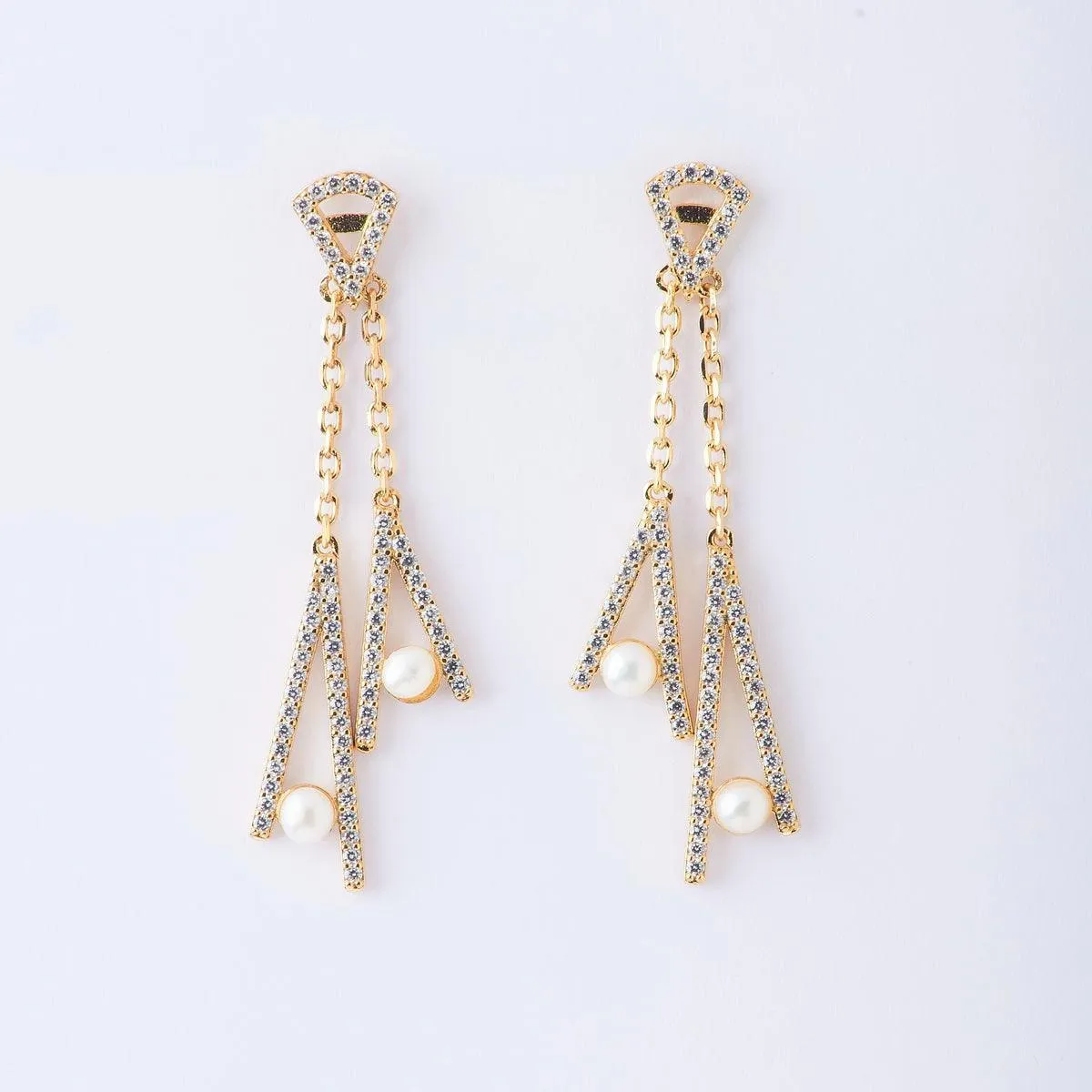 Fashionable Hanging Real Pearl Earring