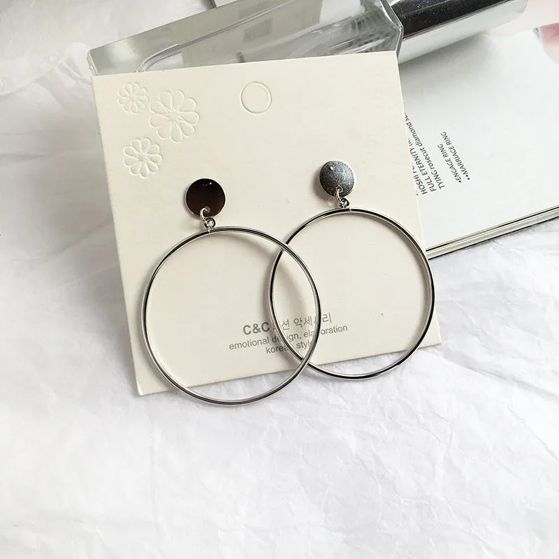 Fashionable Metal Circle Earrings Bulk Purchase Opportunity