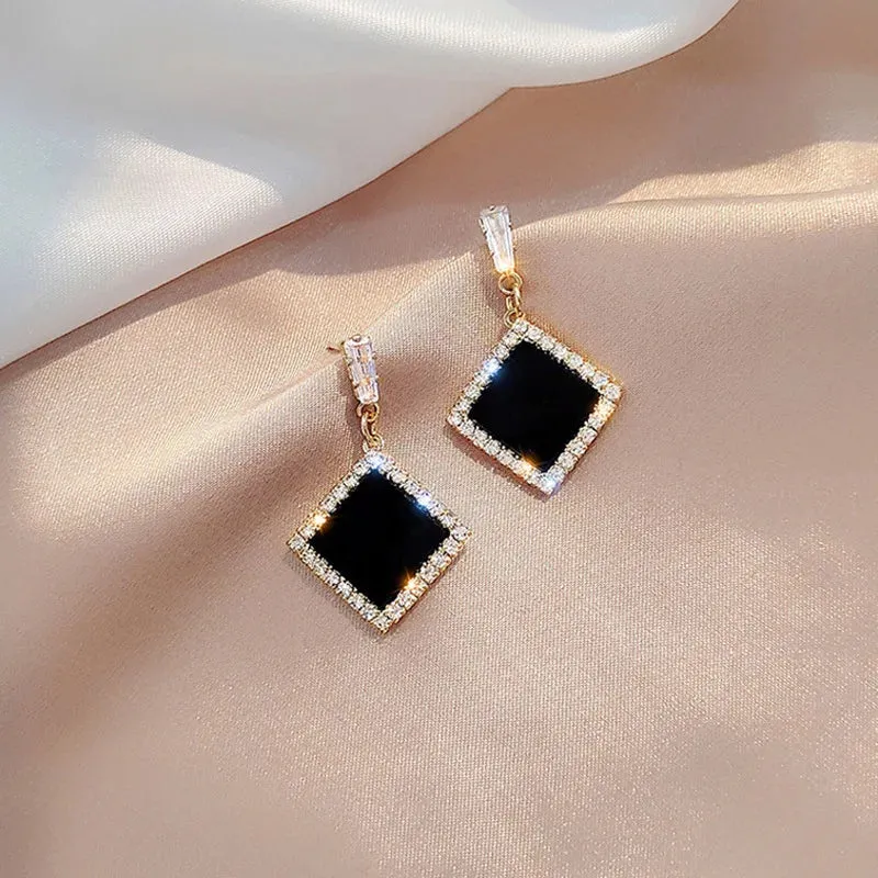 Korean version of hot new black round rhinestone earrings fashion simple and versatile temperament female wedding earrings jewel