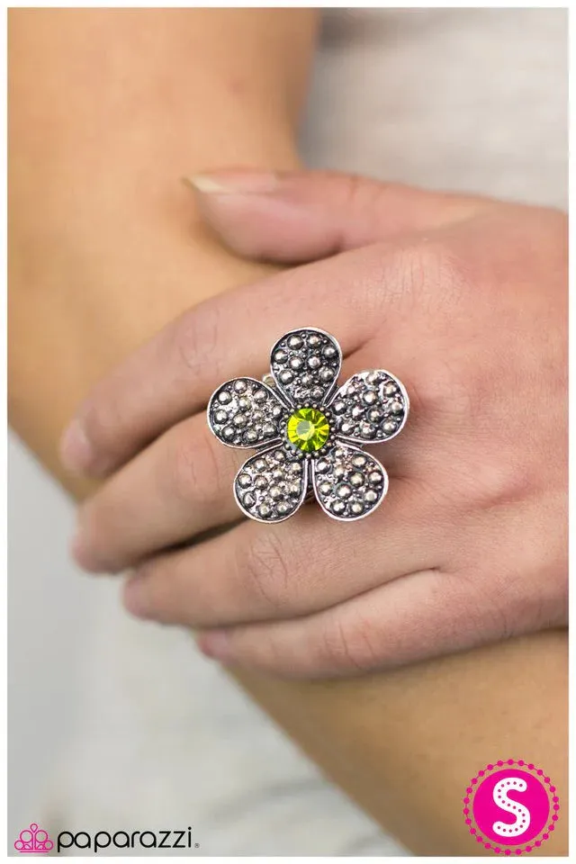 Paparazzi Ring ~ Haute and Heated - Green