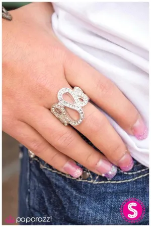 Paparazzi Ring ~ Seeing Stars - Silver