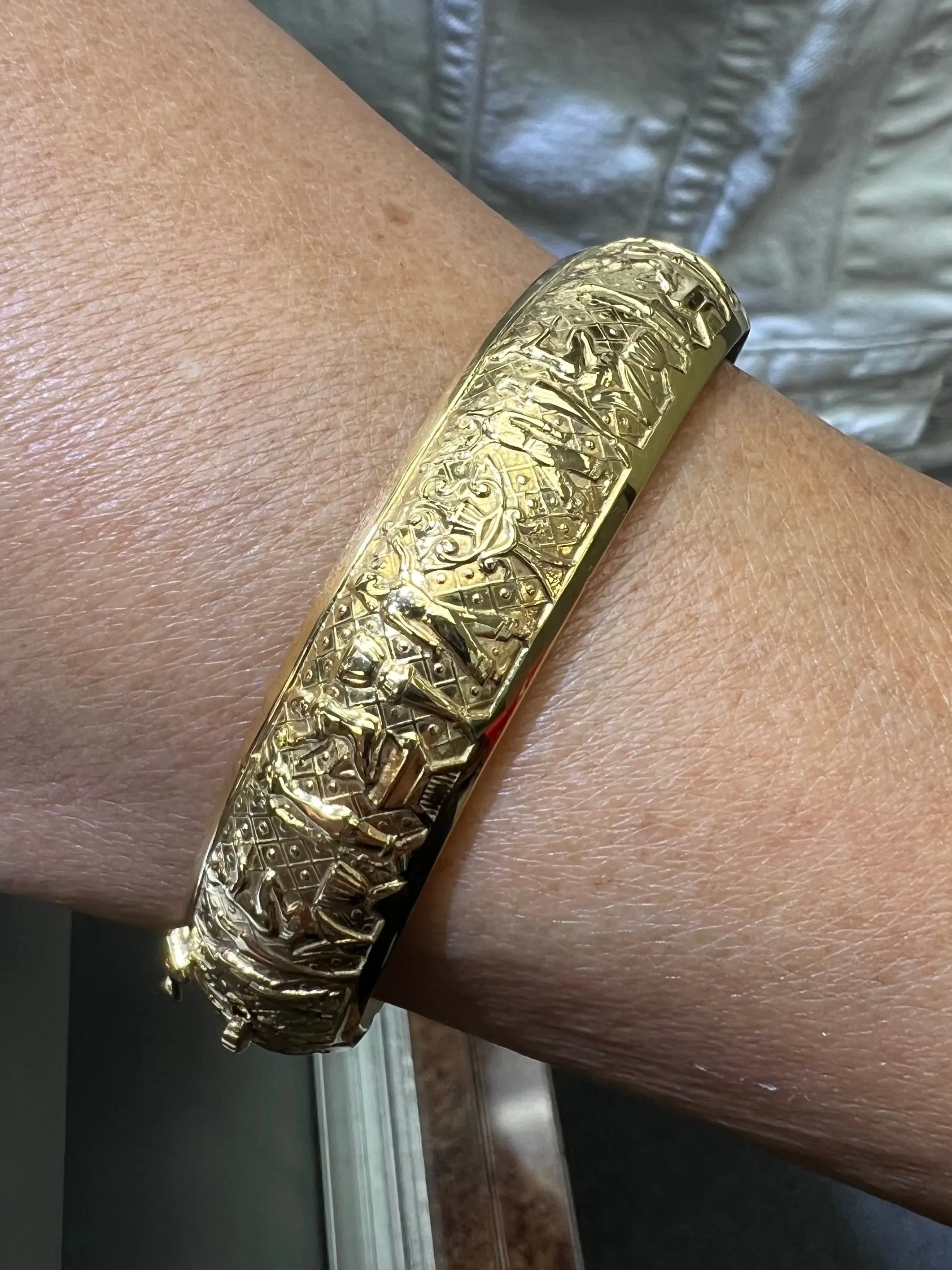 Victorian Egyptian Revival Gold Bangle Bracelet