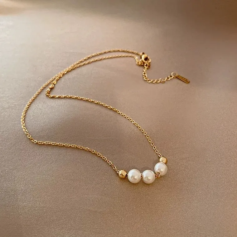 Women's Trendy New Three Pearl Necklace